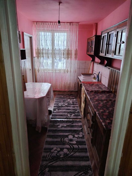 Inchiriez apartament cu 2 camere