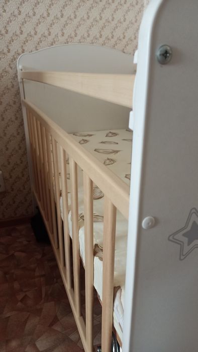 Детская кроватка