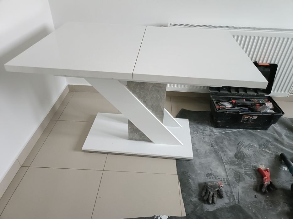 Masa extensibila cu scaune