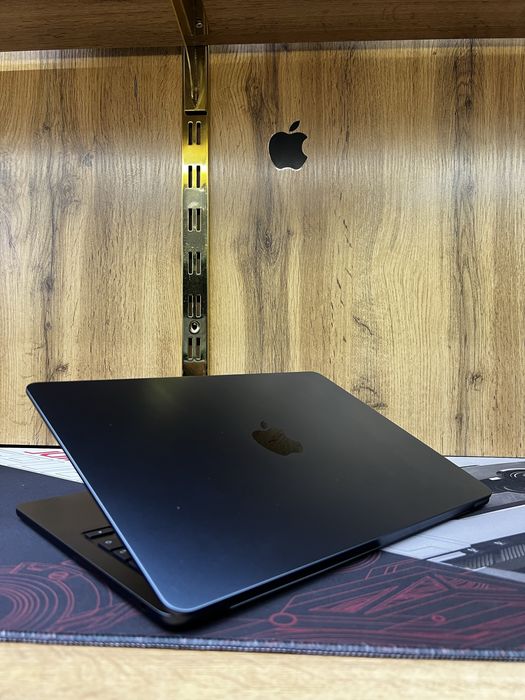 MacBook Air M3 99% 29 sikl