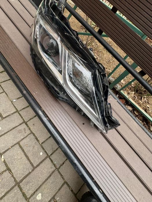 Передний фара Камри 70