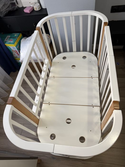 Продам кроватку и комод