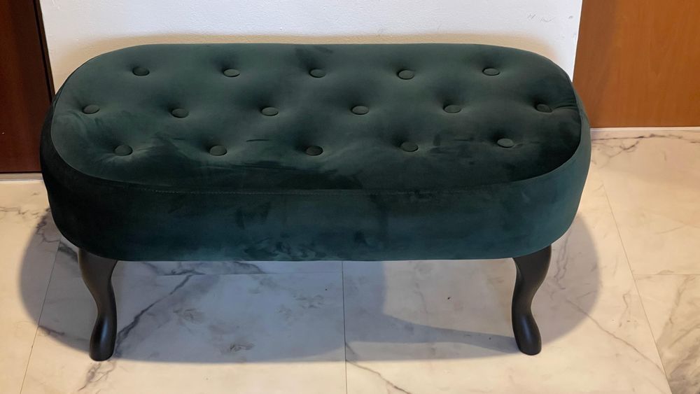 Canapea Chesterfield și bancheta tapițată