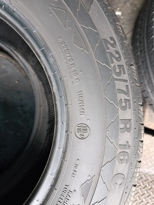 Anvelope de iarnă 225 75 16c Continental Vanco Winter 2