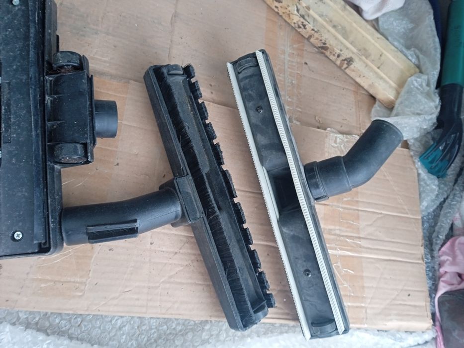 Шланги и щетки от пылесоса