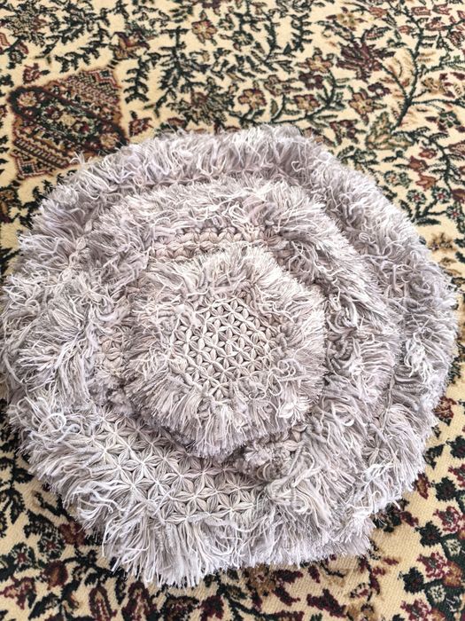 12tali stul ustiga koʻrpachalari va choynak tagiga va usti