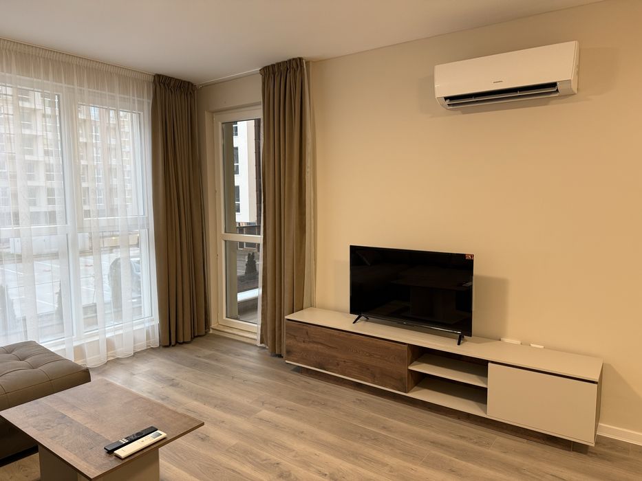 Двустаен апартамент с подземно паркомясто под наем в к-с “Южен 2”