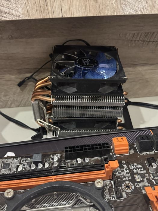 Материнская плата+процессор+оперативка+башня