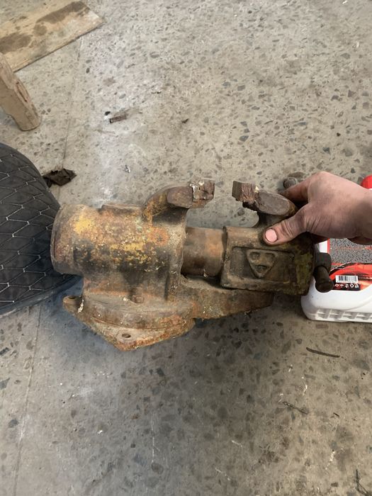 Продам тиски совесткие