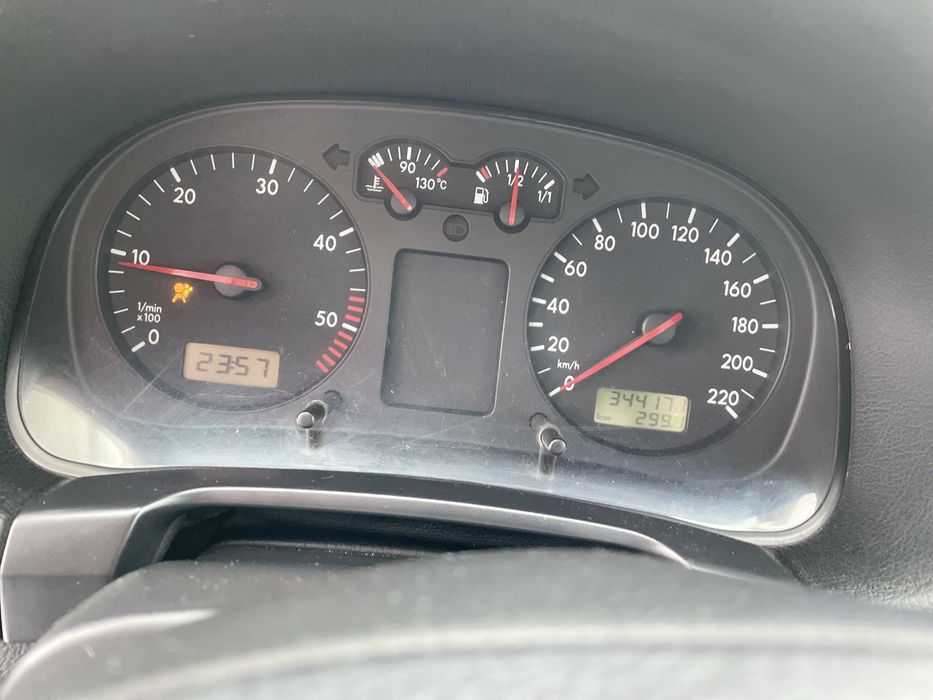 Vand Bora,1.9 ALH ,2001,acte valabile