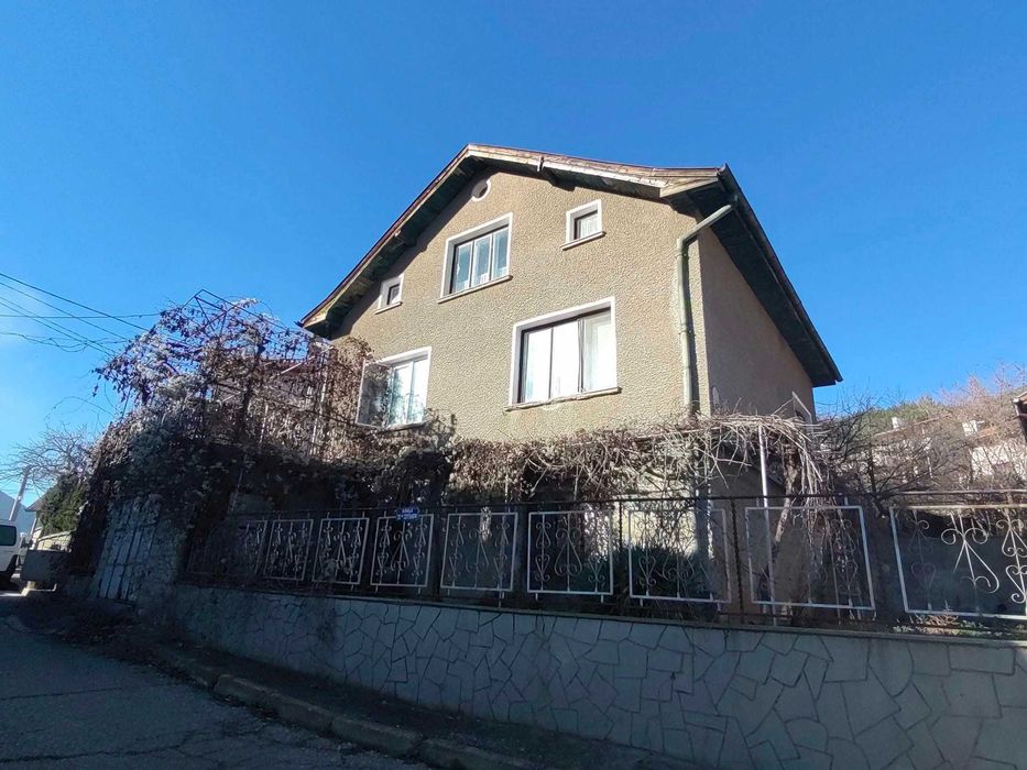 Продава се Къща в София, Център - 247 кв.м за 312 €/кв.м - Снимка #1