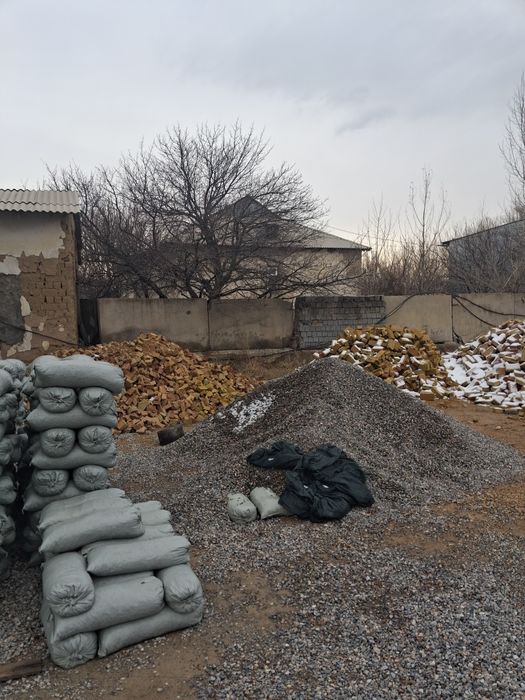 Песок шебень клинец кирпич.