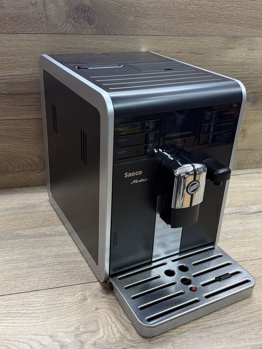 Продавам кафемашина Saeco Moltio Type:HD8769