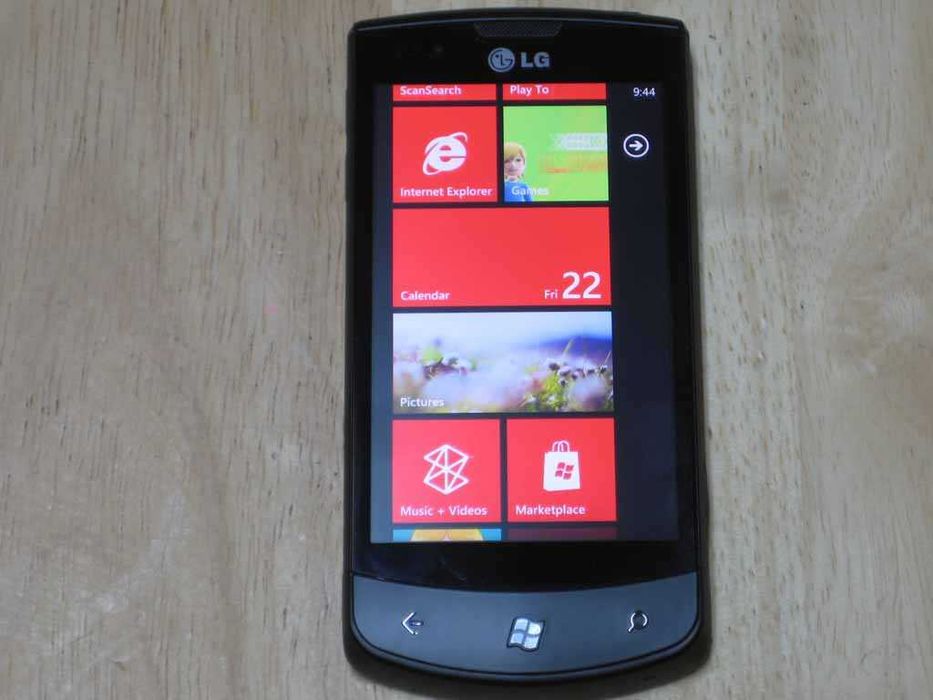 Телефон LG Optimus 7 Windows Phone