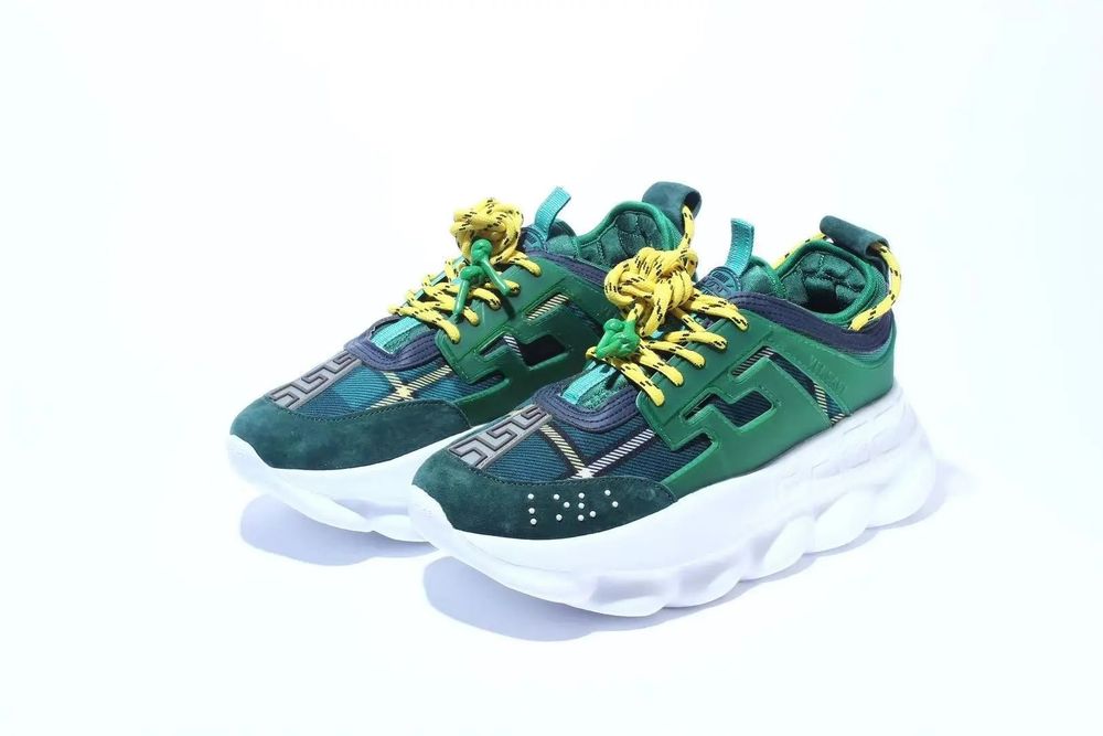 Versace chain reaction