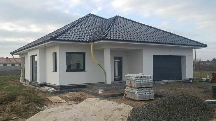 vand case pe structura metalica