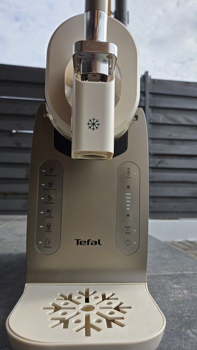 Vand aparat de facut inghetata Tefal Freezi