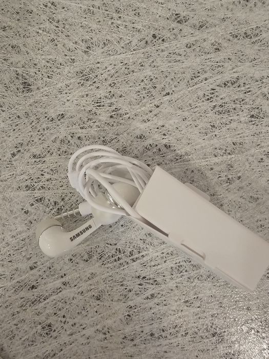 Samsung Galaxy s20fe в отличном состоянии