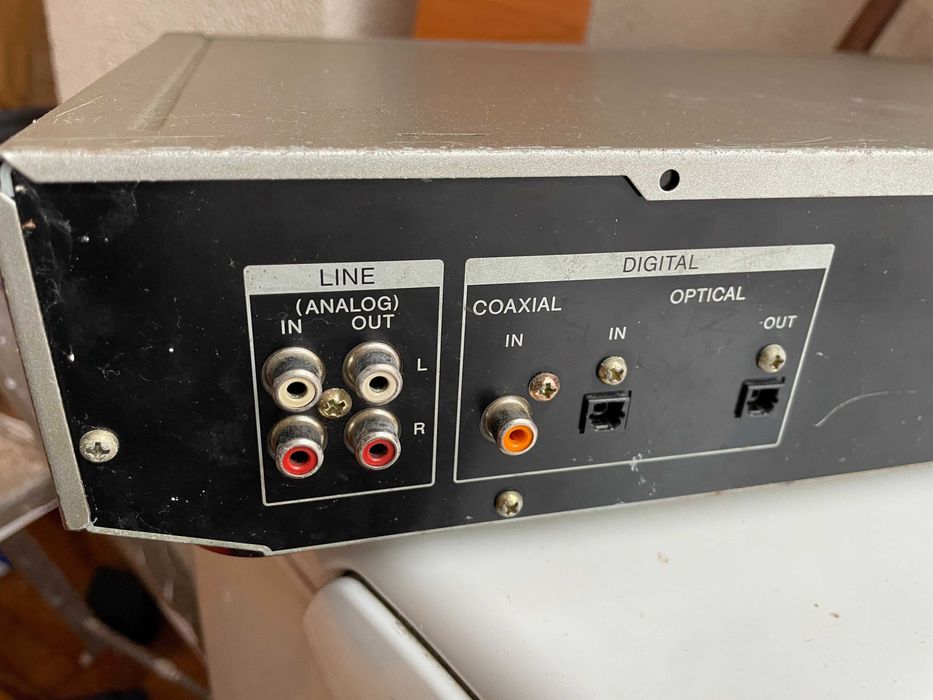 Vând Sony MiniDisc Deck MDS‑JE520.