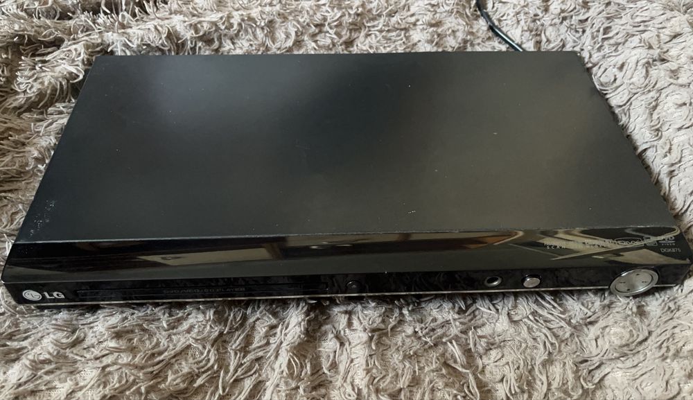 DVD проигрыватель LG dgk 875