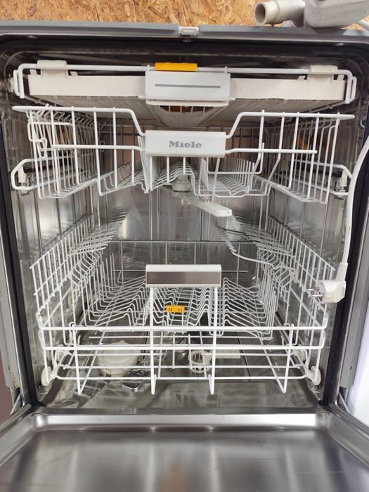 Masina de spalat vase Miele incorporabil