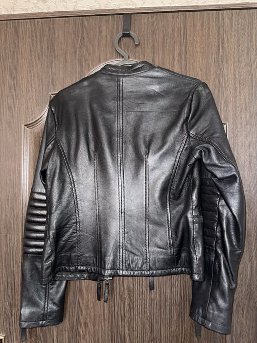 Куртка кожаная черная