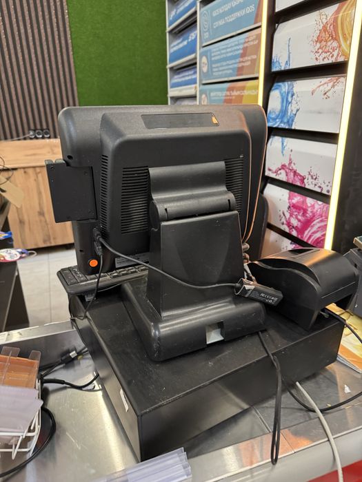 Продается оборудование для магазина