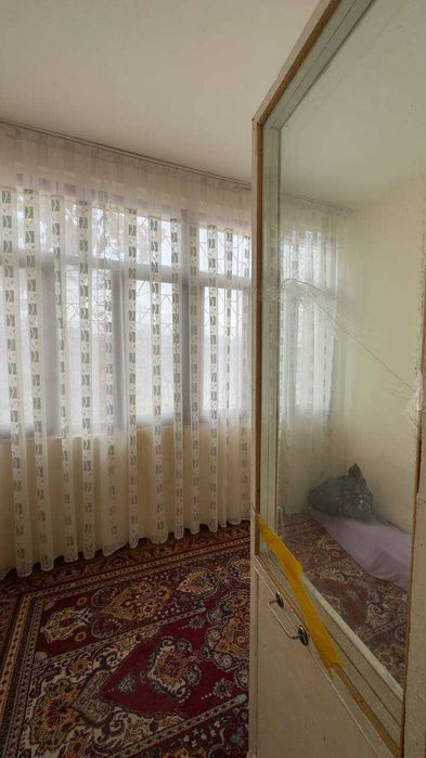 СРОЧНО !! Продается квартира в Яшнабаде 1/1/4 ( 40 кв/м ) 58-военный