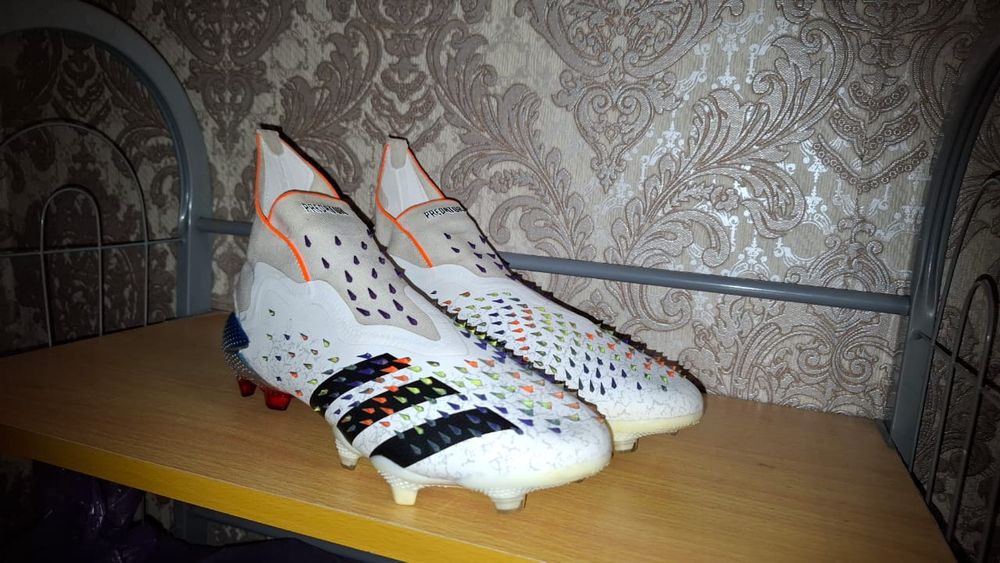 Бутсы Predator состояние-9/10