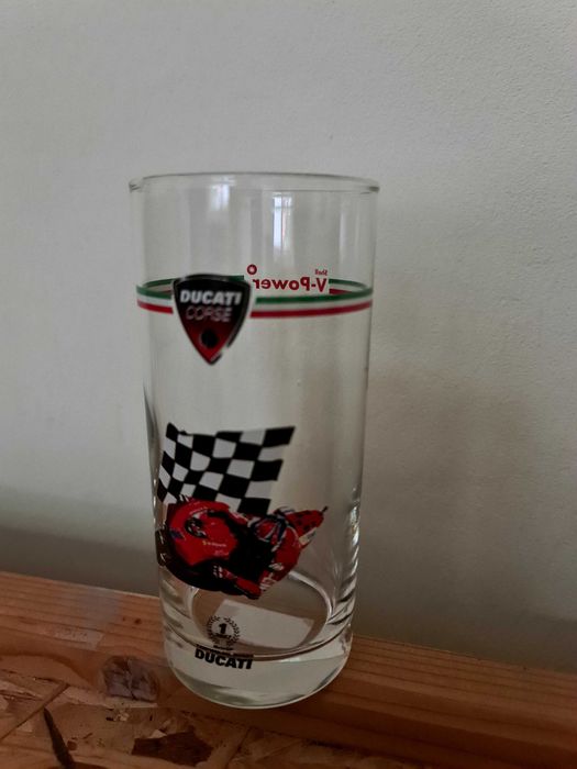 Стъклени чаши за вода Ferrari