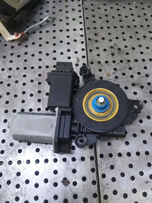 Motoras macara stanga spate alfa romeo giulietta 940 72019003 5000884