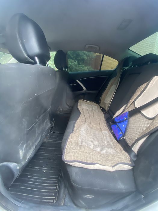 Toyota avensis 2015