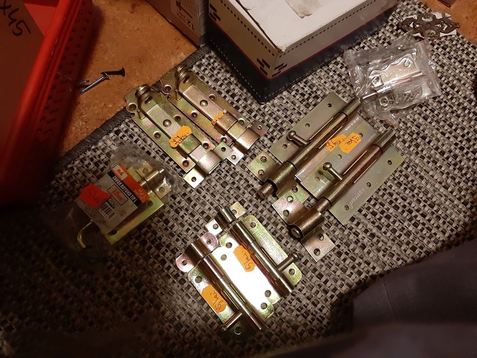 Butuc pentru yală,  broaște silduri cu mânere, balamale