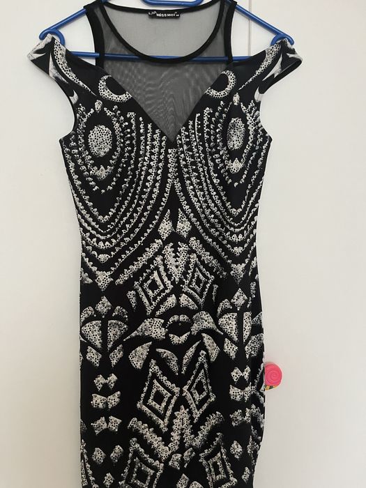 Официална рокля размер М