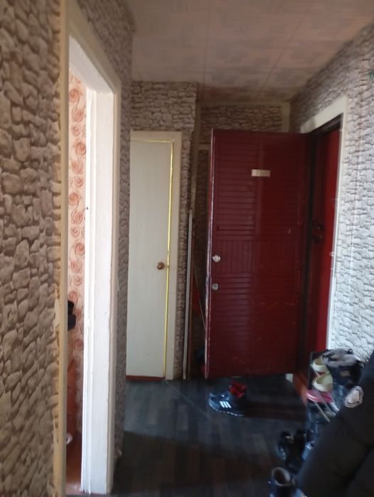 Продаётся 4 комнатная квартира.