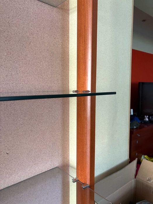 Книжный шкаф с открытыми полками