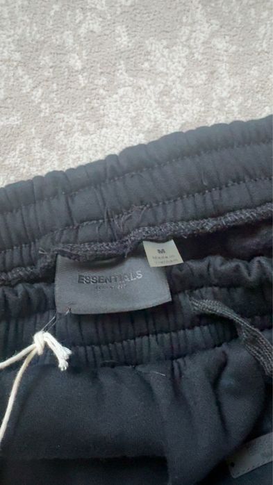 Pantaloni Essentials
