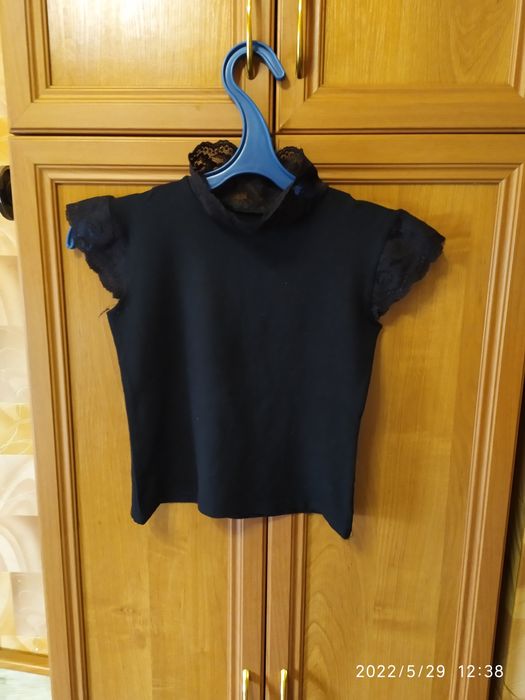 Кофточки разные.