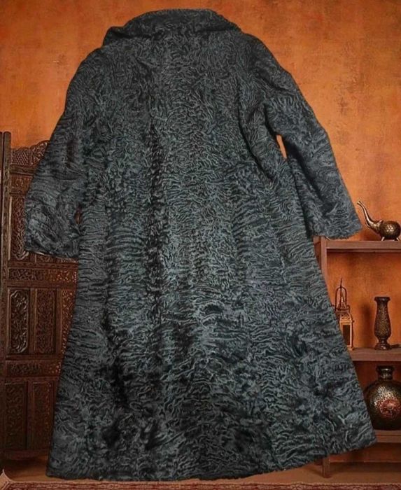 Palton din blana de astrahan