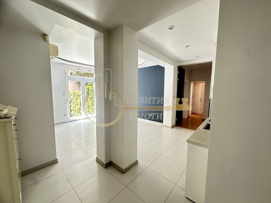 Дава се под наем Офис в София, Център - 120 кв.м за 1300 € - Снимка #1