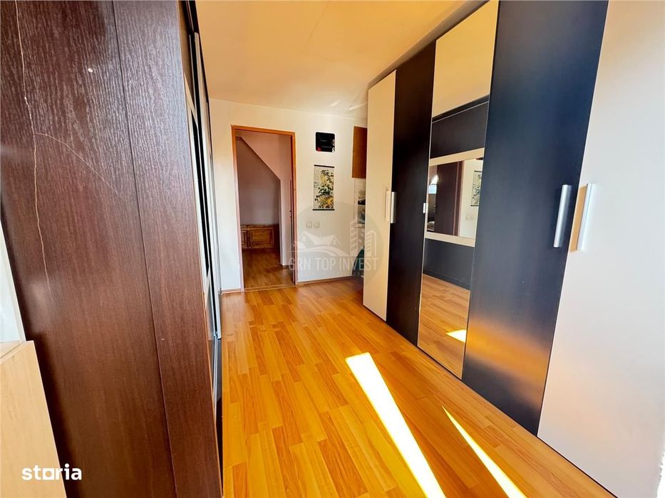Apartament la mansarda cu 3 camere si balcon in Vasile Aaron