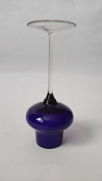 Елегантна кристална чаша/ваза на високо тънко столче