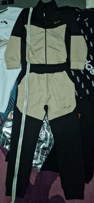 Vând trening copiii