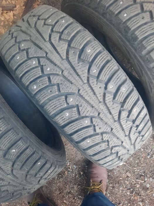 Зимние шины  Nokian шипы