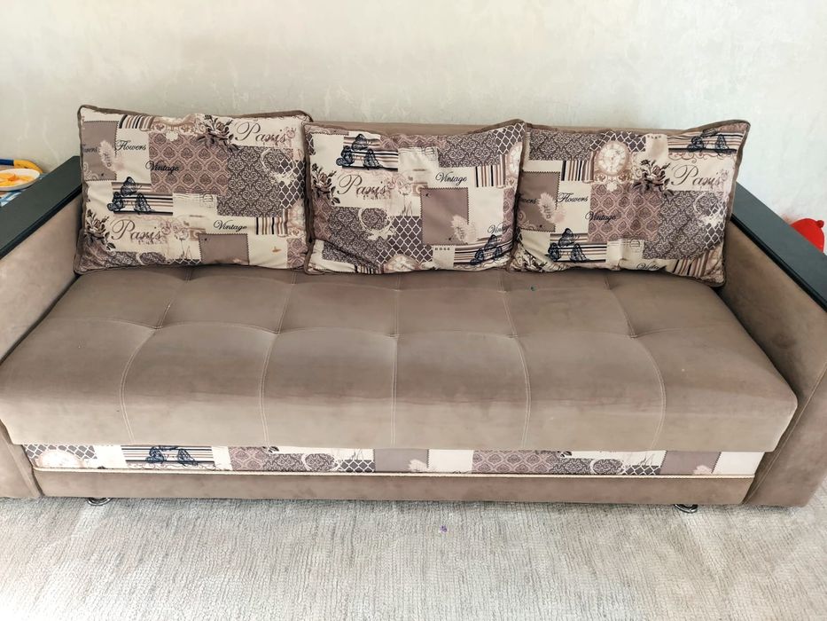 Продам диван в хорошем состоянии