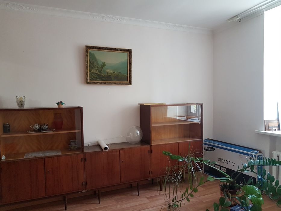 Продам квартиру 4 - х комнатную