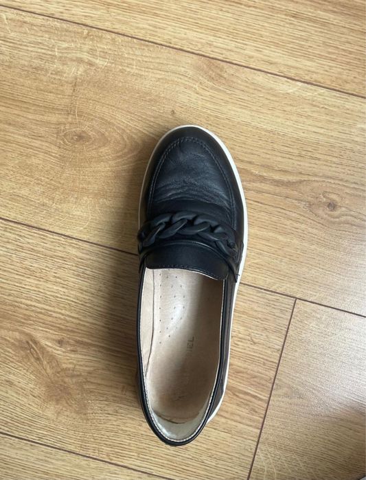 Лоферы и туфли белая подошва