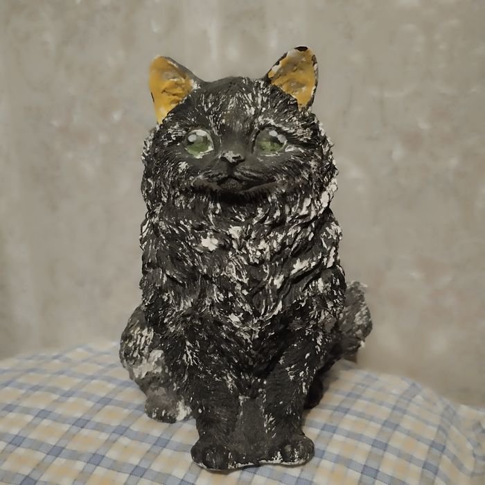 Фигурка кошки из гипса  .