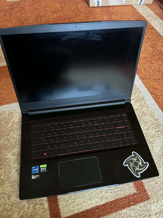 геймърски лаптоп MSI GF63 Thin 11UC