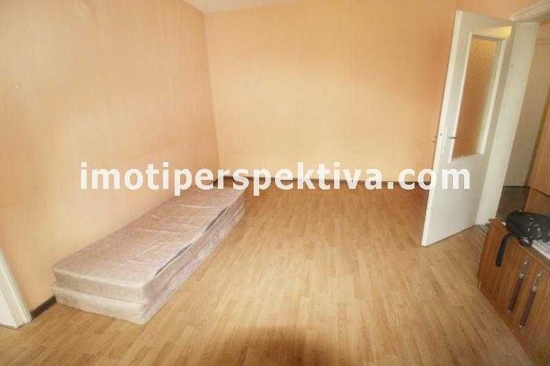 Продава се Двустаен апартамент в Пловдив, Център - 63 кв.м за 2024 €/кв.м - Снимка #2